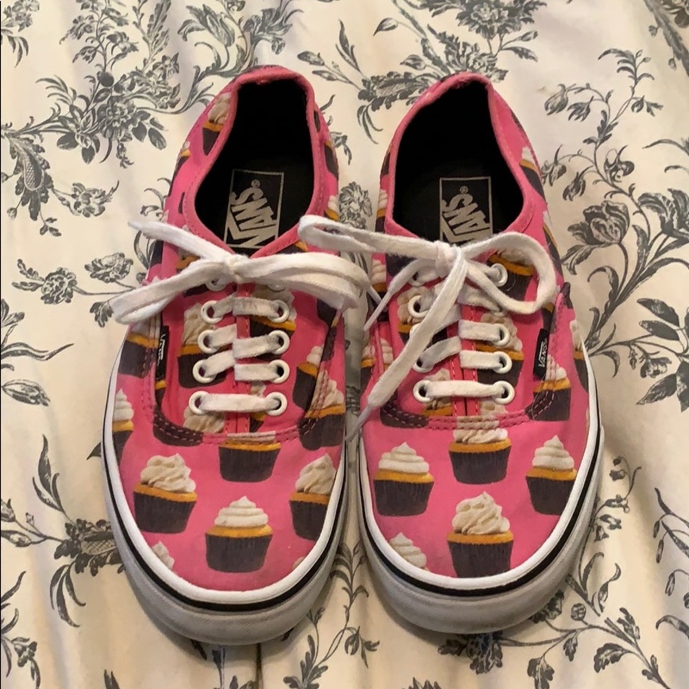 Cupcake Vans size 9